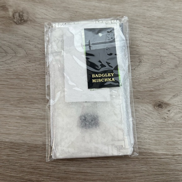 Badgley Mischka Signature Logo Zip Card Holder NWT Sealed - Picture 3 of 3